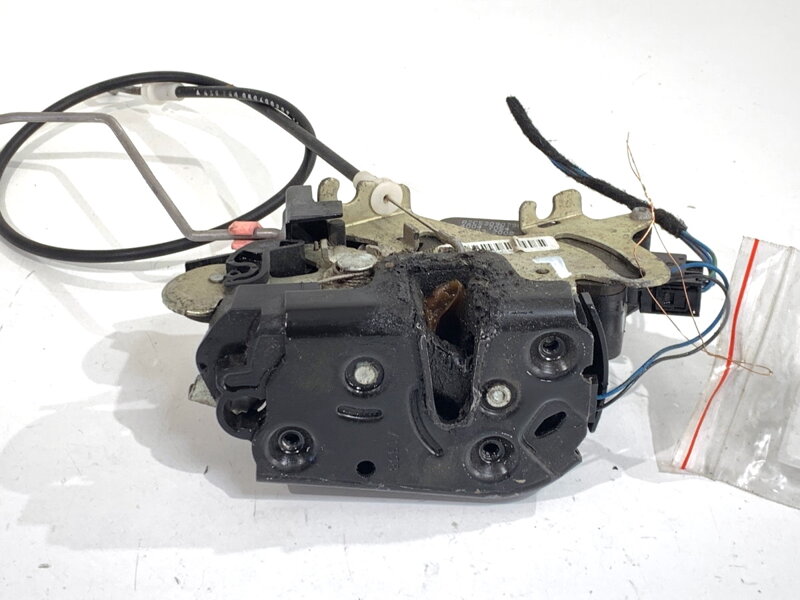 Zámok dverí ľavý predný Mercedes-benz Vito / Mixto (W639) 2003 - 2022 A6397201635