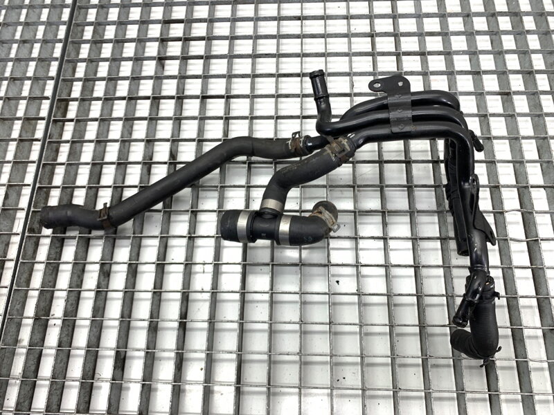 Hlavné potrubie vody VW Golf VII Variant (BA5, BV5) 2013 - 2022 04L121064AF