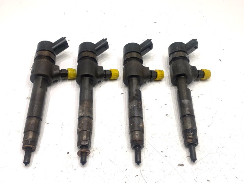 Vstrekovače sada Opel Astra H GTC (A04) 2005 - 2010 0445110165