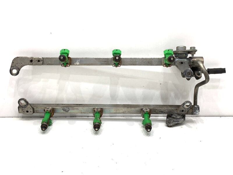 Vstrekovacia rampa S wtryskiwaczami Infiniti Q50 2013 - 2022