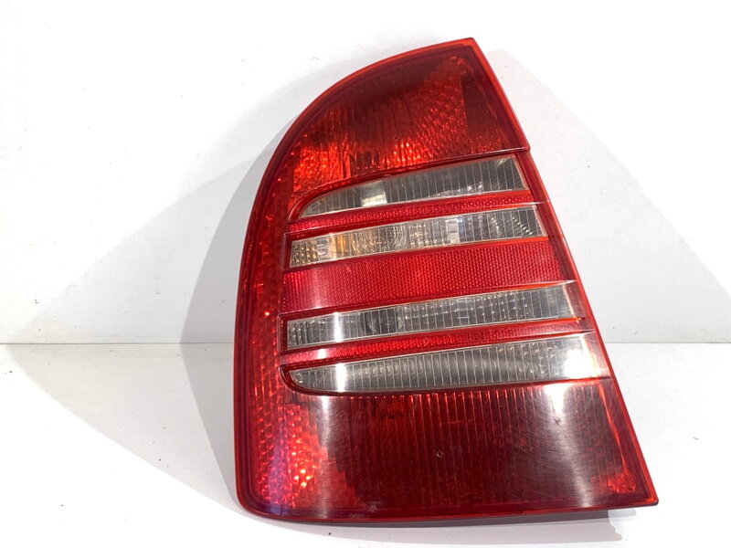 Svetlo ľavé zadné Skoda Superb I (3U4) 2001 - 2008 3U5945095