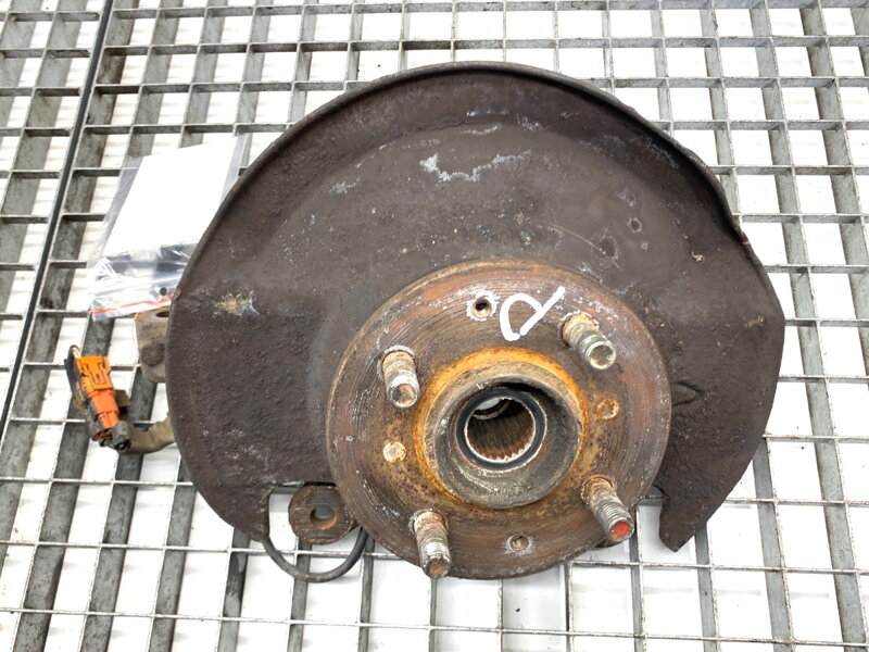 Otoč pravá predná Honda Civic VII Hatchback (EU, EP, EV) 2000 - 2006