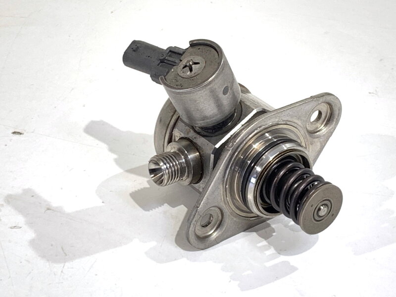 Čerpadlo vysokého tlaku BMW 2 Coupe (F22, F87) 2012 - 2022 0261520284