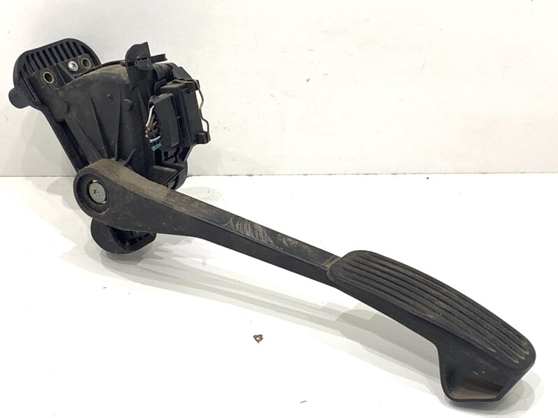 Plynový pedál Volvo V70 I (875, 876) 1995 - 2000 30636004