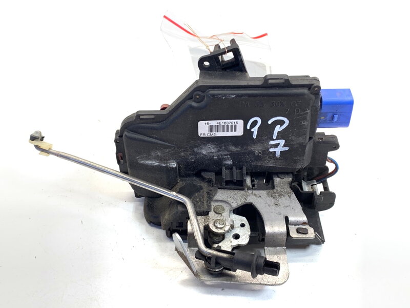 Zámok dverí pravý predný Audi A3 (8P1) 2003 - 2013