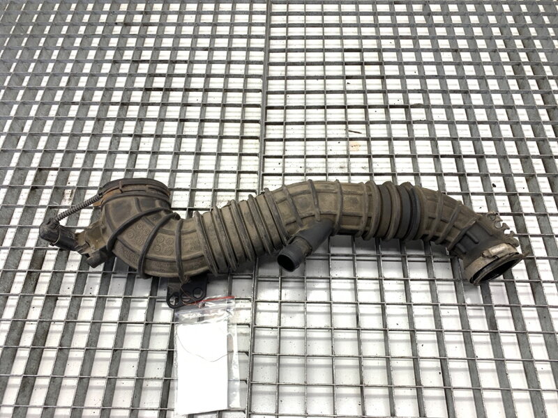 Vzduchové potrubie VW Transporter V Autobus (7HB, 7HJ, 7EB, 7EJ) 2003 - 2015 7E0129627D