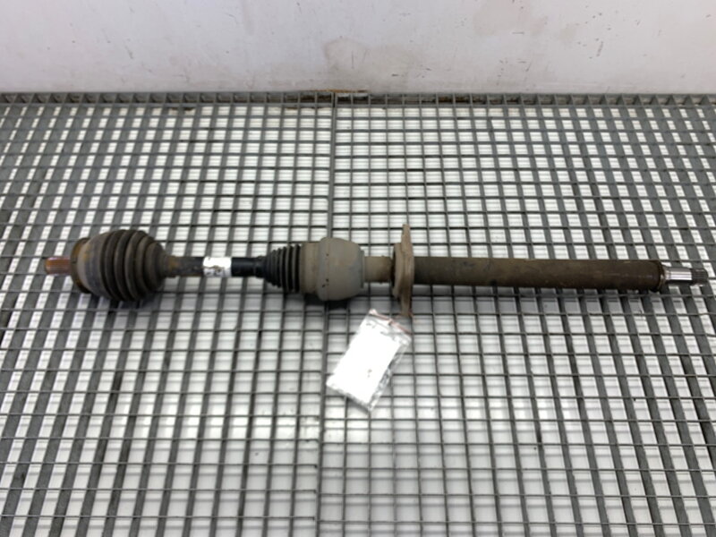 Poloos pravá predná Mercedes-benz CLA Coupe (C117) 2013 - 2019 2463309100