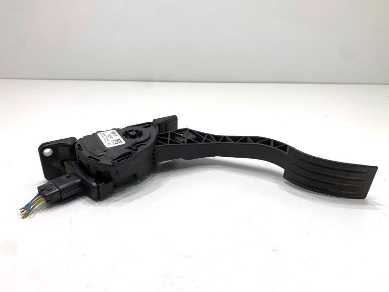 Plynový pedál Ford USA Escape III 2012 - 2019 F1DC-9F836-AA
