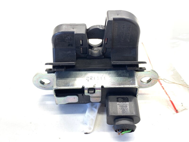 Zámok veka batožinového priestoru zadný Seat Ibiza IV SC (6J1, 6P5) 2008 - 2018 6J3827505E