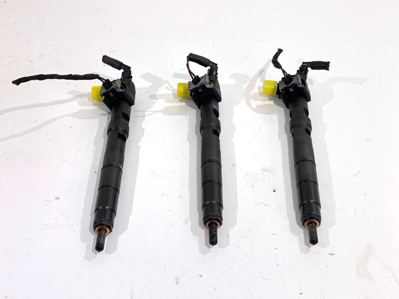 Vstrekovače sada Seat Ibiza IV SC (6J1, 6P5) 2008 - 2018 03P130277