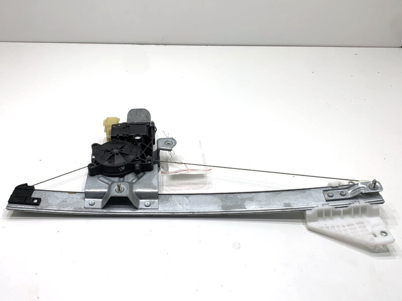 Sťahovačka okna pravá zadná Ford USA Escape III 2012 - 2019 0130822735