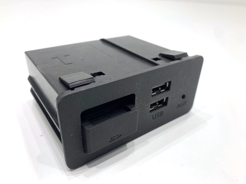 Zásuvka / uloženie USB Mazda CX-9 (TC) 2016 - 2022 D09H-669U0