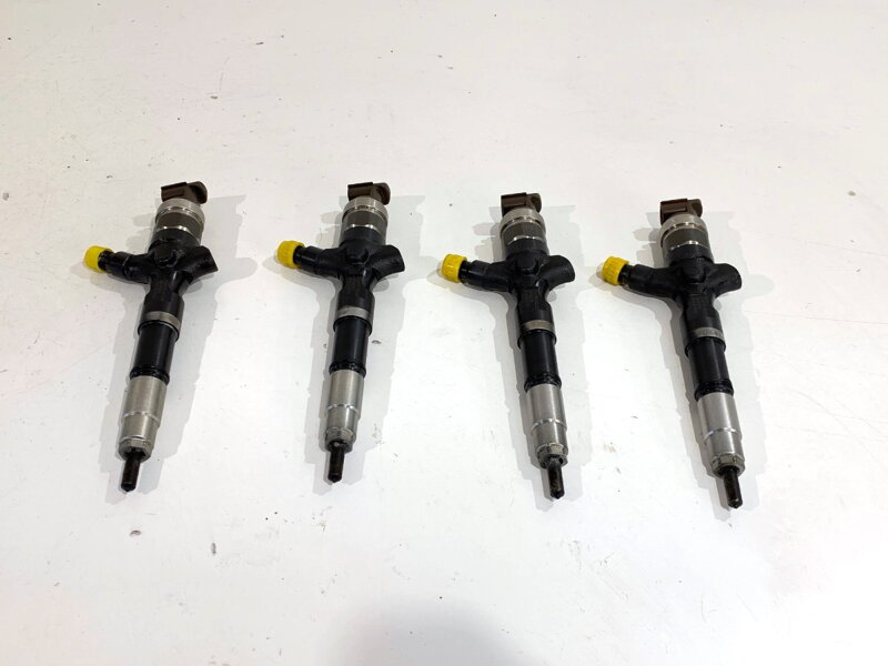 Vstrekovače sada Toyota Land Cruiser Prado (_J12_) 2002 - 2010 23670-30280