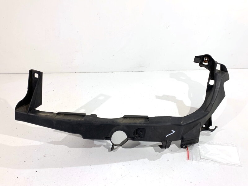 Držiak svetla ľavý BMW 3 (E90) 2004 - 2012 7116707