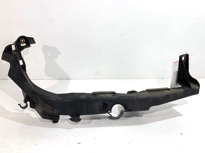 Držiak svetla pravý BMW 3 (E90) 2004 - 2012 7116708