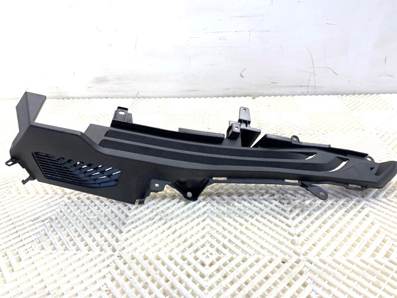 Kryt uchytenie rolety kufra ľavé BMW X5 (G05, F95) 2018 - 7438181