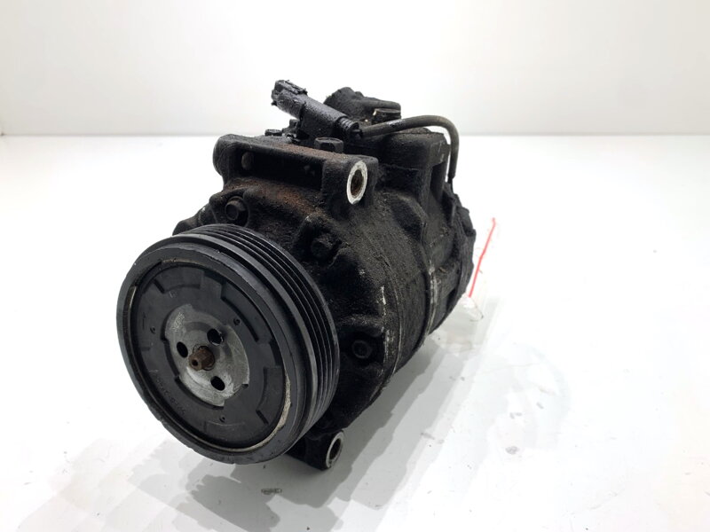 Kompresor klimatizácie BMW 5 Touring (E61) 2004 - 2010 6950152