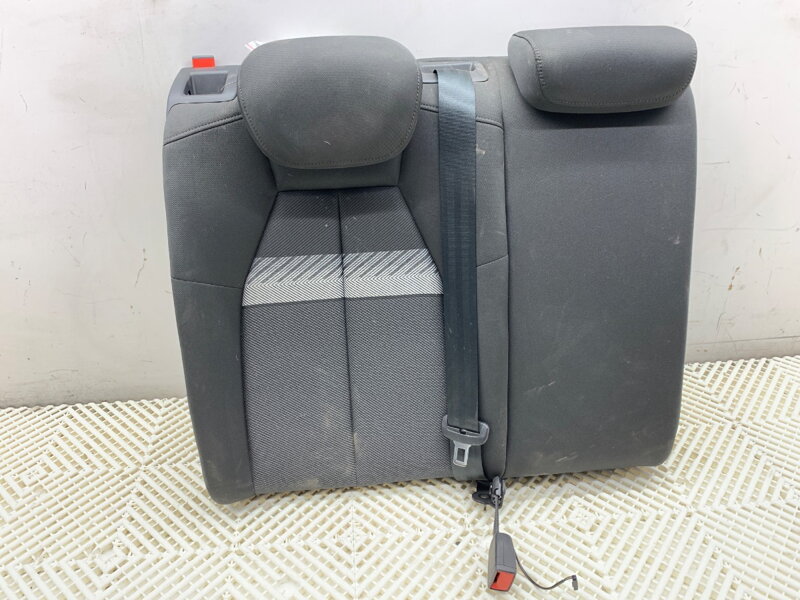 Operadlo lavice / sedačky pravé Audi Q4 Sportback (F4N) 2021 - 2022