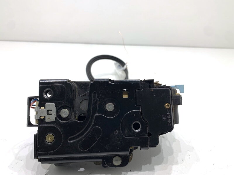 Zámok dverí pravý predný VW Touran (1T1, 1T2) 2003 - 2010 3D1837016