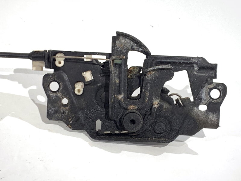 Zámok kapoty predný Ford Focus III Turnier 2010 - 2022