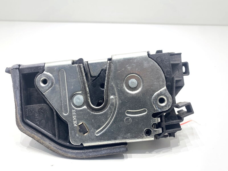 Zámok dverí ľavý predný BMW 1 (E87) 2003 - 2013 7167077