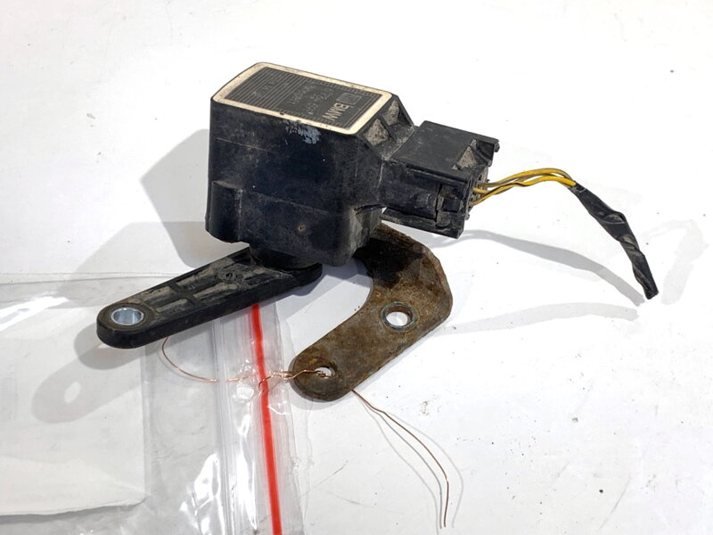 Snímač náklonu xenón zadný pravý BMW X5 (E53) 2000 - 2006 6784697