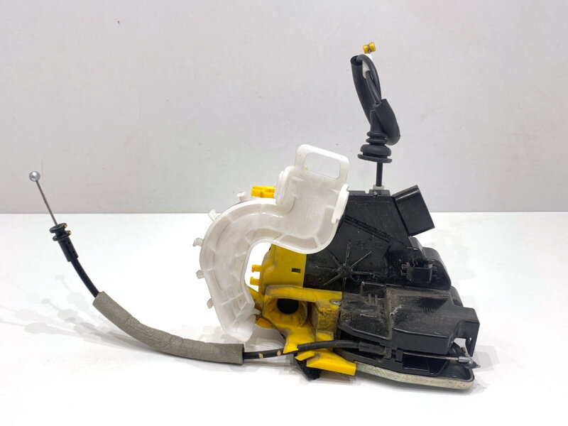 Zámok dverí pravý predný KIA CEE ' D Sportswagon (JD) 2012 - 2018 81320-A2410