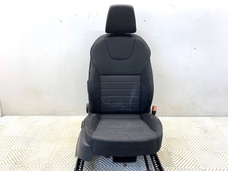 Sedadlo pravé predné Skoda Octavia III Combi (5E5, 5E6) 2012 - 2022