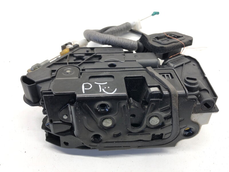 Zámok dverí pravý zadný Skoda Octavia III Combi (5E5, 5E6) 2012 - 2022 5E0839016