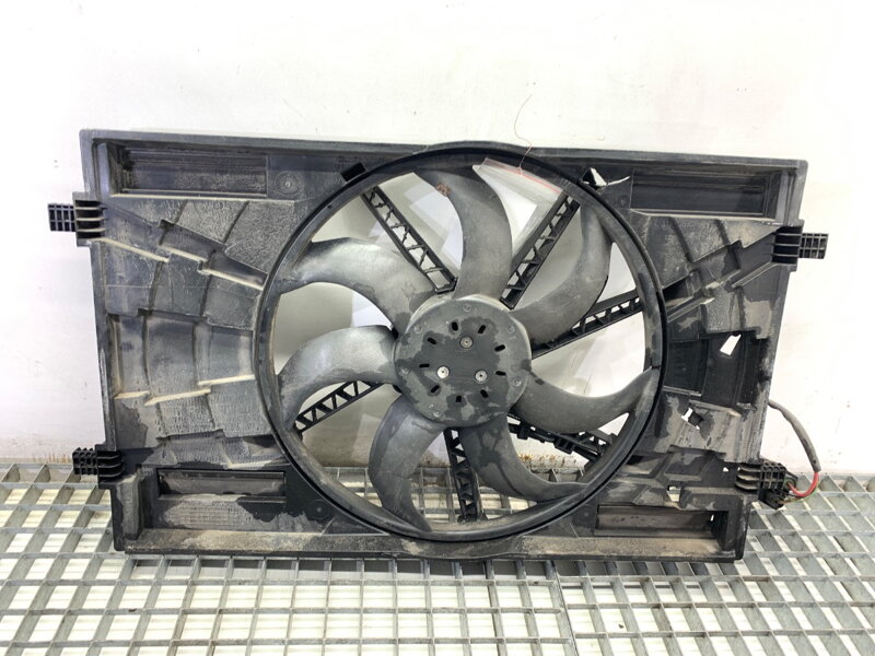 Ventilátor chladiča Skoda Octavia III Combi (5E5, 5E6) 2012 - 2022 5Q0121203CN