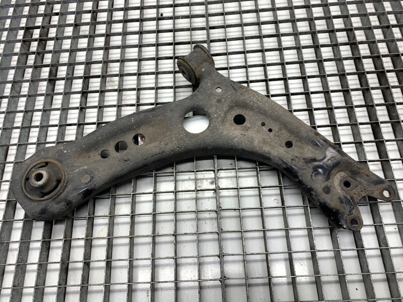 Rameno pravé predné Skoda Octavia III Combi (5E5, 5E6) 2012 - 2022