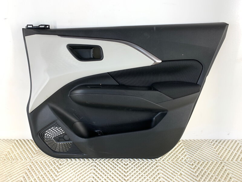 Tapacír dverí pravý predný Suzuki Swift VI (ZD_, ZC_) 2023 -