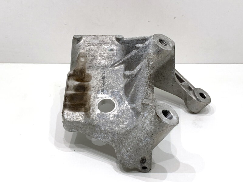 Držiak motora Volvo XC60 II (246) 2017 - 2022 31480551