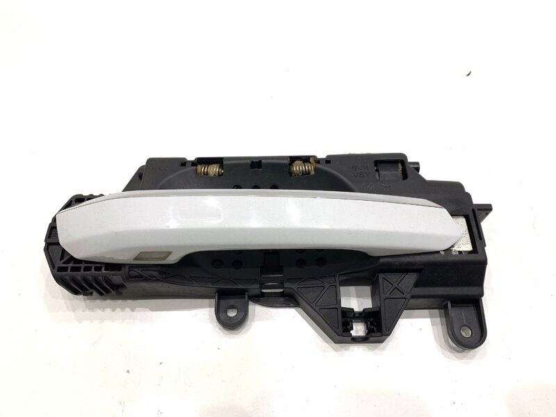 Kľučka vonkajšia pravá zadná Audi A4 Allroad B9 (8WH, 8WJ) 2016 - 2022 8W0837812A