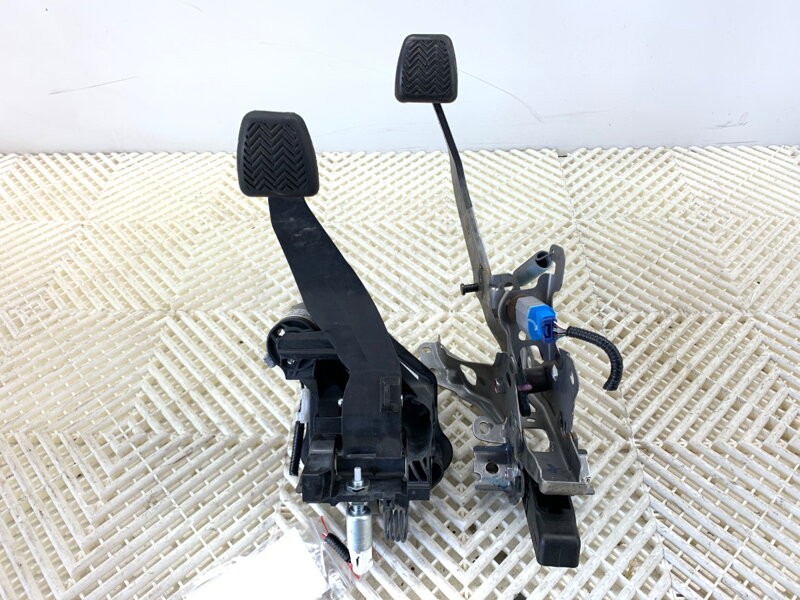 Pedále Toyota Yaris (_P21_, _PA1_, _PH1_) 2020 -