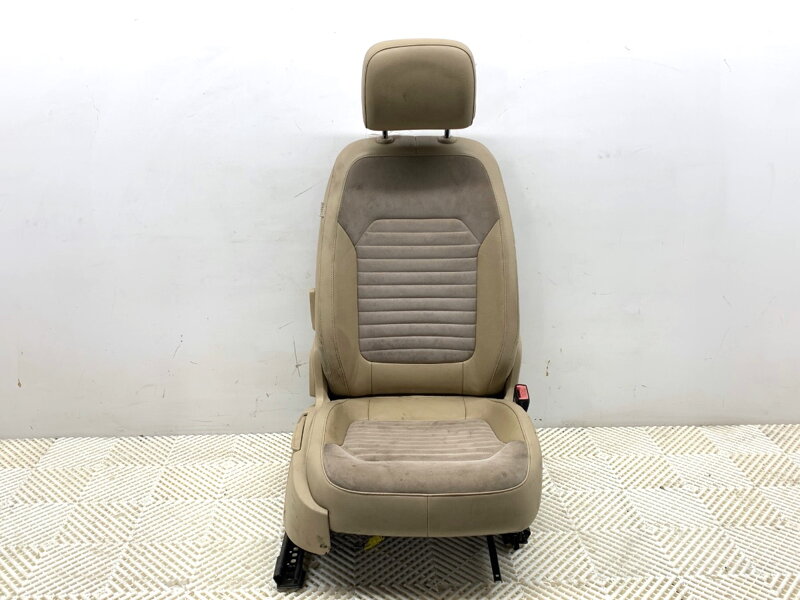 Sedadlo pravé predné VW Passat B7 Variant (365) 2010 - 2015