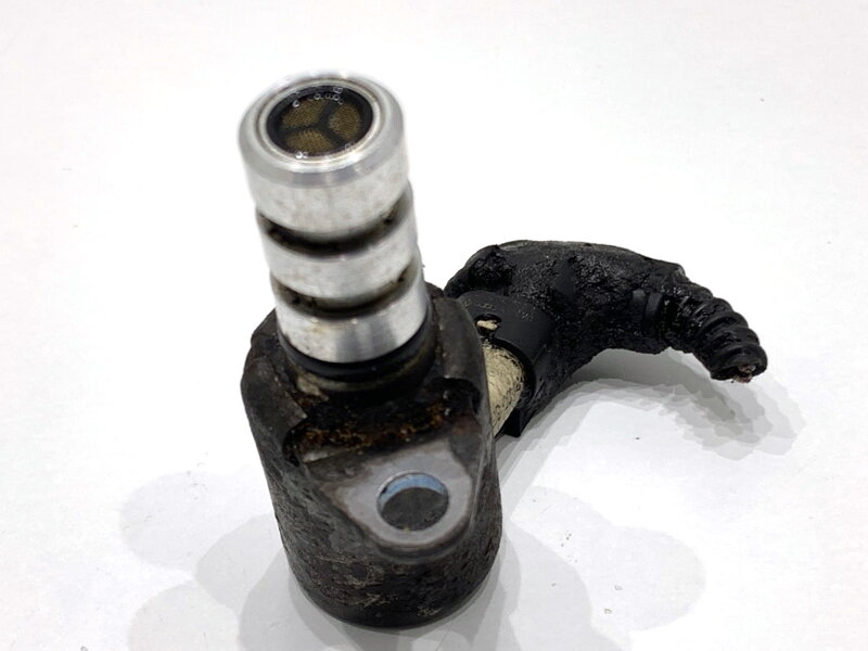 Snímač tlaku oleja VW Passat B7 Variant (365) 2010 - 2015 06H115243J