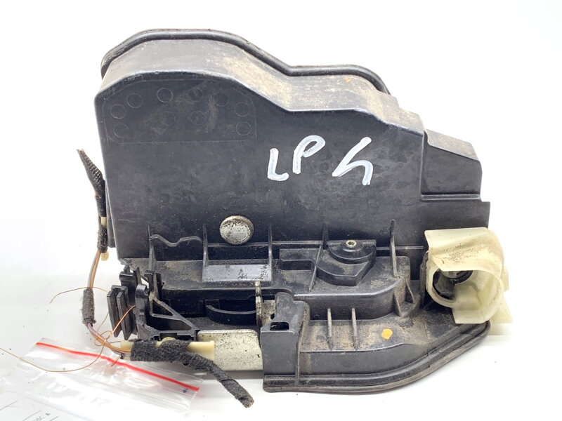 Zámok dverí ľavý predný BMW 3 (F30, F80) 2011 - 2018 7229461