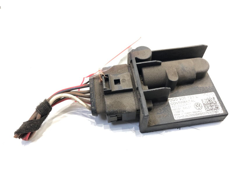 Modul čerpadlá paliva VW Golf VII Variant (BA5, BV5) 2013 - 2022 5Q0906121L
