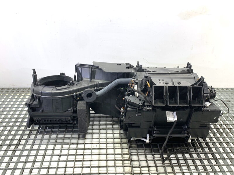 Radiátor kúrenia Audi A8 D4 (4H2, 4H8, 4HC, 4HL) 2009 - 2018 4H1820005H