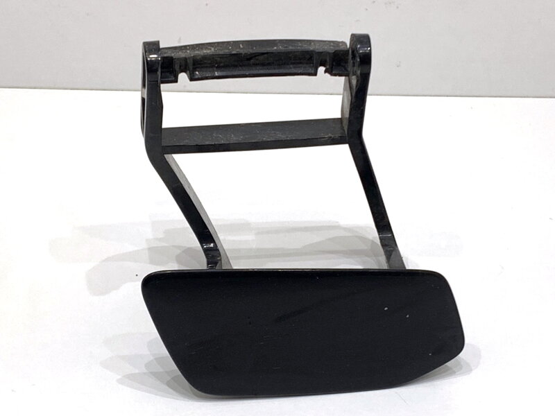 Záslepka ostrekovača svetla pravá Audi A8 D4 (4H2, 4H8, 4HC, 4HL) 2009 - 2018