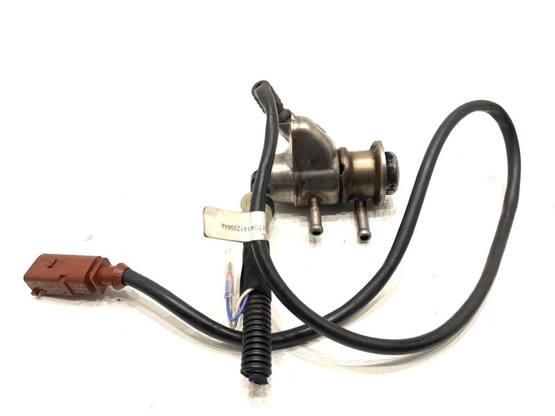 Vstrekovač SCR Audi A4 Allroad B9 (8WH, 8WJ) 2016 - 2022 04L131113S