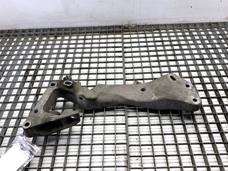 Držiak prevodovky prevodov BMW 3 Touring (F31) 2012 - 2019 6769281