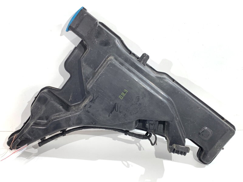 Nádržka ostrekovačov Audi A4 B9 (8W2, 8WC) 2015 - 2022 8W0955451L