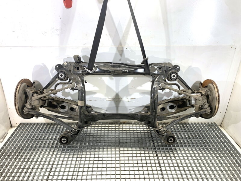 Výstuha zadná Audi A4 B9 (8W2, 8WC) 2015 - 2022 8W0511305AF