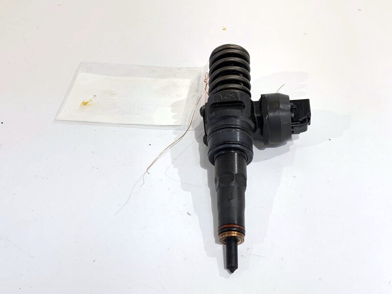 Čerpadlo-vstrekovač Audi A3 (8P1) 2003 - 2013 038130073AG