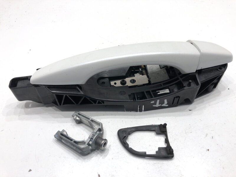 Kľučka vonkajšia pravá zadná Peugeot 3008 SUV (MC_, MR_, MJ_, M4_) 2016 - 2022