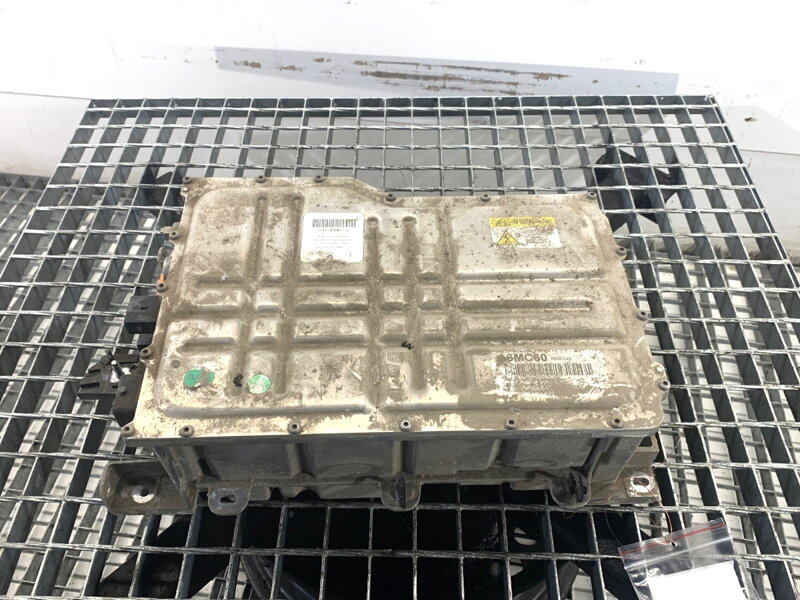 Menič menič riadiaca jednotka napätia Peugeot 3008 SUV (MC_, MR_, MJ_, M4_) 2016 - 2022 9848353980