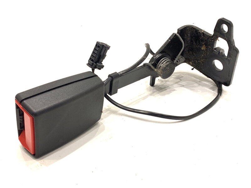 Spona čela zadné Peugeot 3008 SUV (MC_, MR_, MJ_, M4_) 2016 - 2022 9828866877