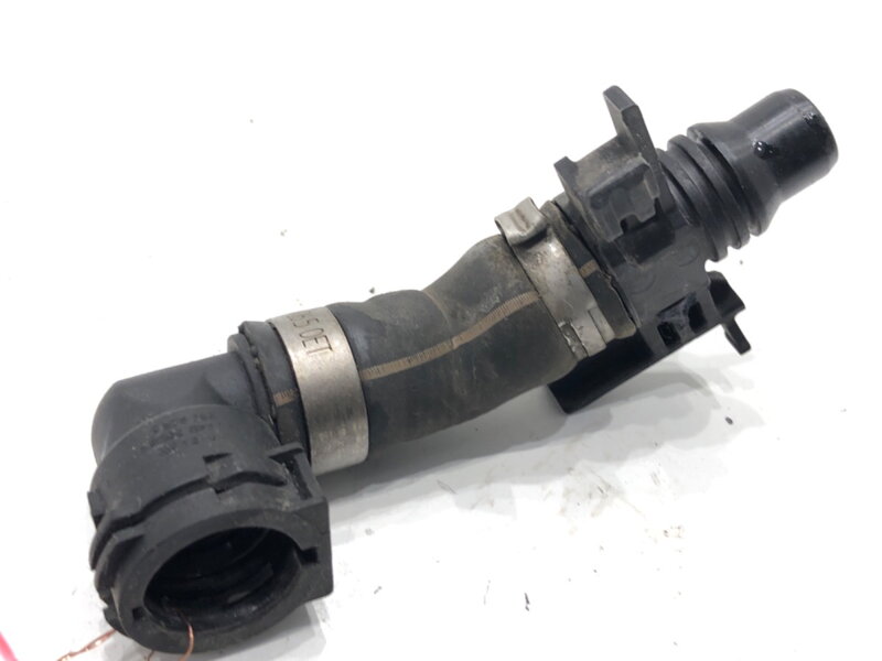 Potrubie vody BMW X4 (G02, F98) 2018 - 2022 8472308